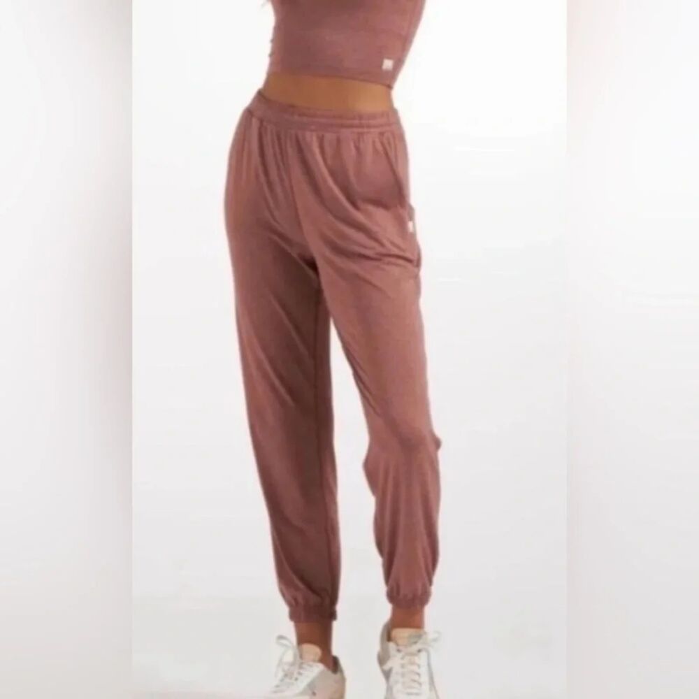 Vuori Women's Boyfriend Jogger, Light Terracotta Heather, Size L, VW457